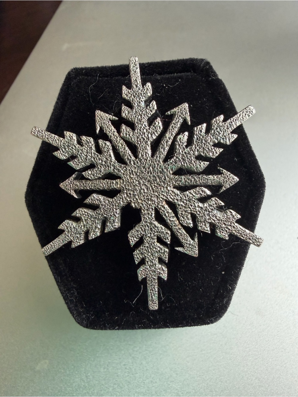 Sterling Silver 925 Snowflake Brooch Pin Textured Winter Holiday 1.5”